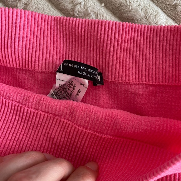 Pink Ribbed Biker Shorts - Picture 2 of 3